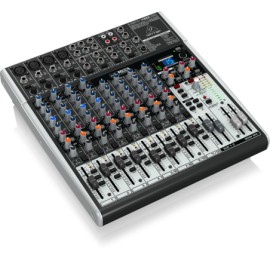 BEHRINGER MEZCLADORA...